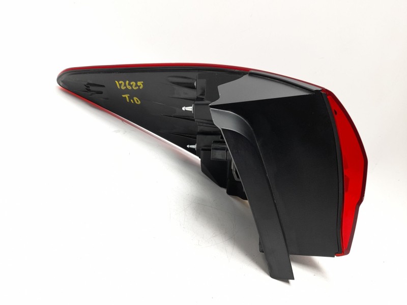 Recambio de piloto trasero derecho para kg mobility rexton referencia OEM IAM  8360636000 