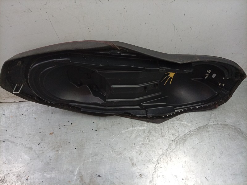 Recambio de asiento para yamaha x-max x-max 300 (sh14) referencia OEM IAM  B9YF47300000 