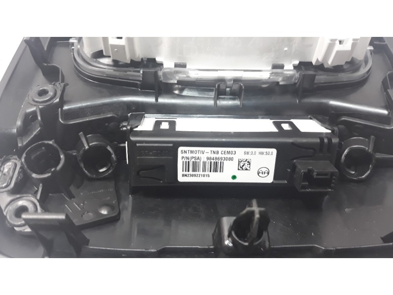 Recambio de luz interior para opel corsa f 1.2 referencia OEM IAM 96781445ZD  