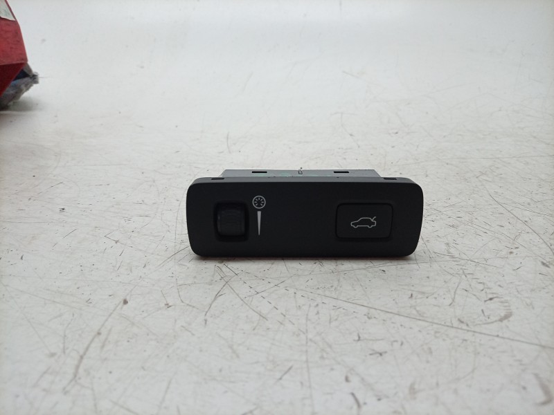 Recambio de mando multifuncion para volvo v60 ii cross country (227) d4 awd referencia OEM IAM  P31443873 
