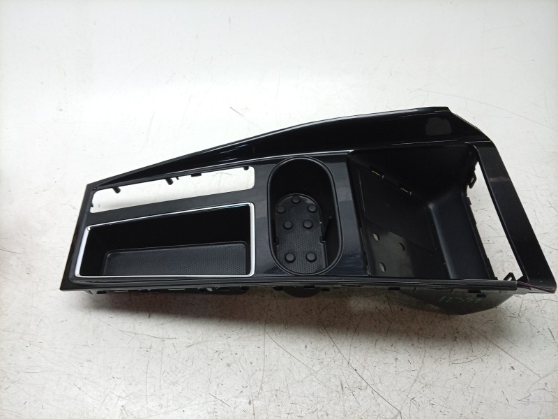 Recambio de consola central para skoda enyaq iv suv (5az) 80x 4x4 referencia OEM IAM  5LB863479 