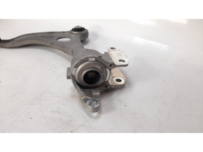 Recambio de brazo suspension inferior delantero izquierdo para land rover range rover evoque referencia OEM IAM K8D23A053  