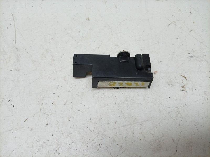 Recambio de cerradura asiento para honda cb (501cc - ) cb 650 r (rh08, rh02) referencia OEM IAM  77220MJED00 