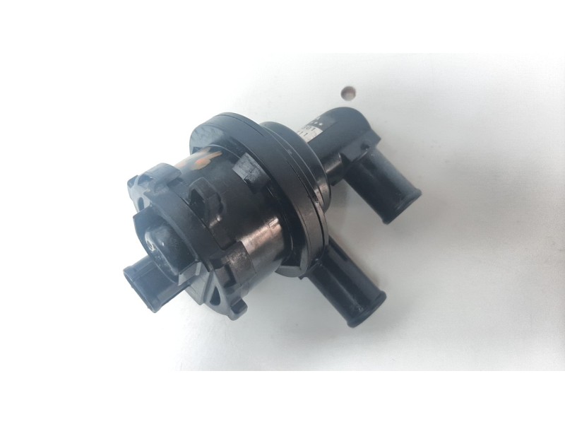 Recambio de bomba agua para lexus nx 2.5 16v cat (híbrido) referencia OEM IAM 0641001301  