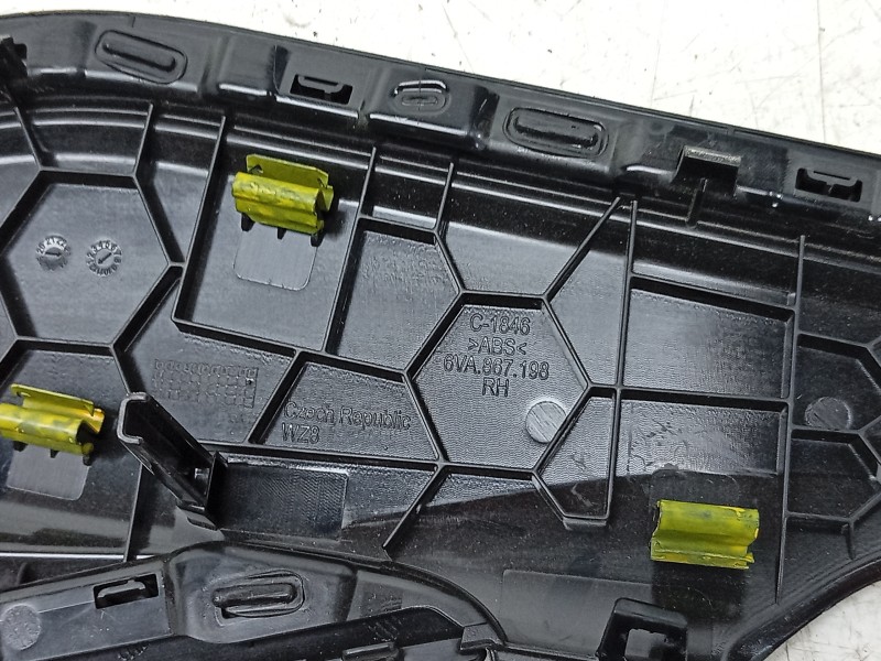 Recambio de moldura para skoda fabia iv (pj3) 1.0 mpi referencia OEM IAM  6VA867198 