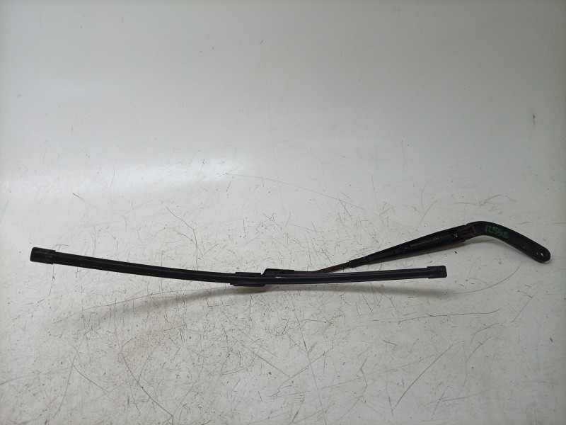 Recambio de brazo limpia delantero izquierdo para seat leon (kl1, klg) 1.0 tsi referencia OEM IAM  97036203 