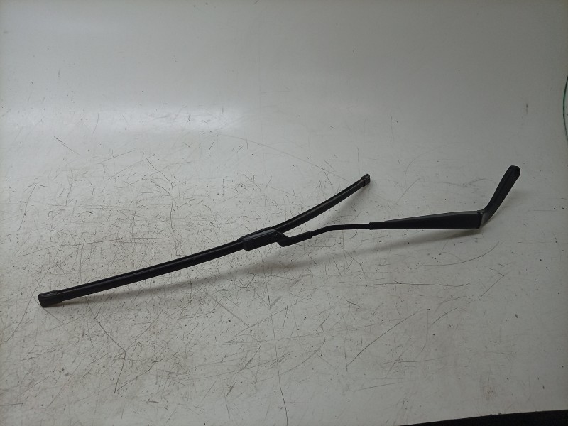 Recambio de brazo limpia delantero izquierdo para seat leon (kl1, klg) 1.0 tsi referencia OEM IAM  97036203 
