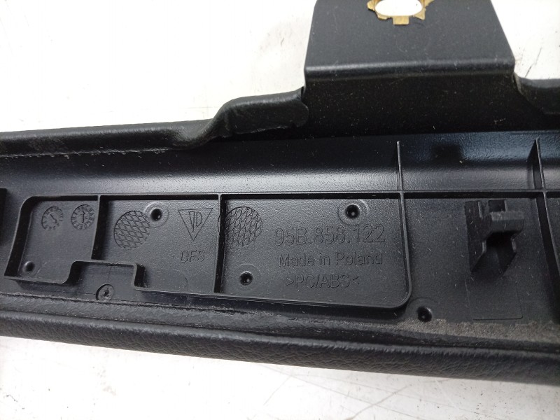 Recambio de moldura para porsche macan (typ ) referencia OEM IAM  95B858122 