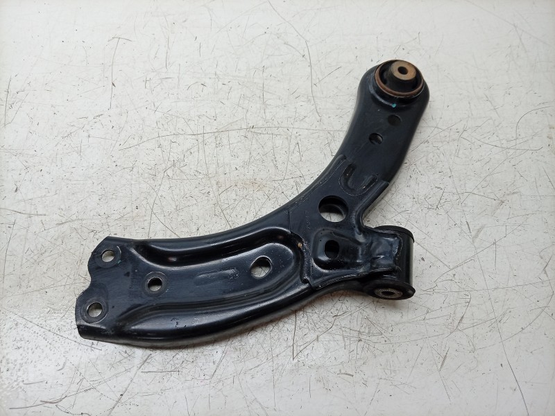 Recambio de brazo suspension inferior delantero derecho para mg zs suv (azs1) 1.5 vti referencia OEM IAM  10803552 