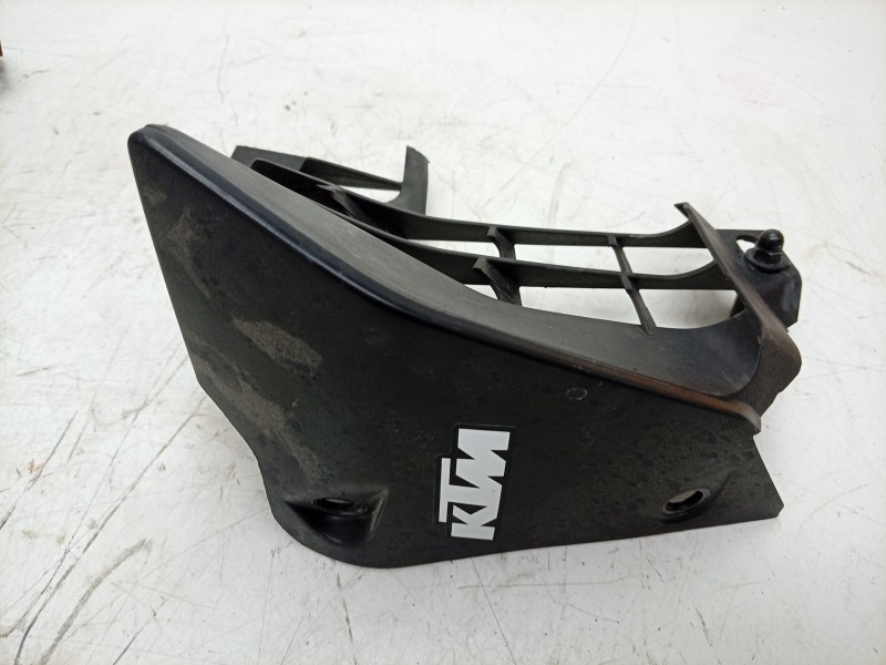 Recambio de moldura para ktm duke 125 duke referencia OEM IAM  93035034100 