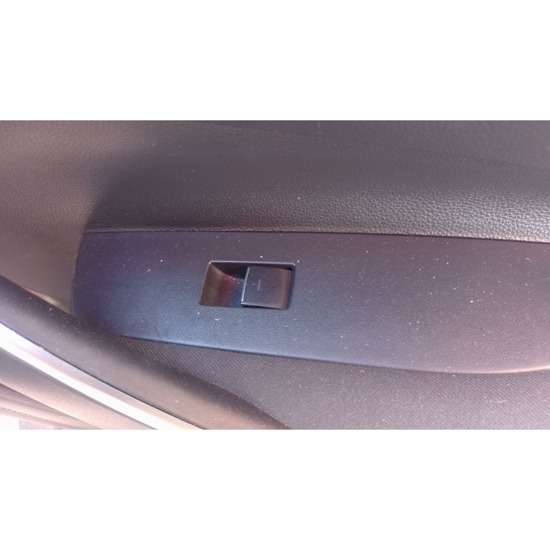 Recambio de mando elevalunas delantero derecho para toyota corolla sedán (_e21_) 1.8 vvti hybrid (zwe211, mzea12) referencia OEM
