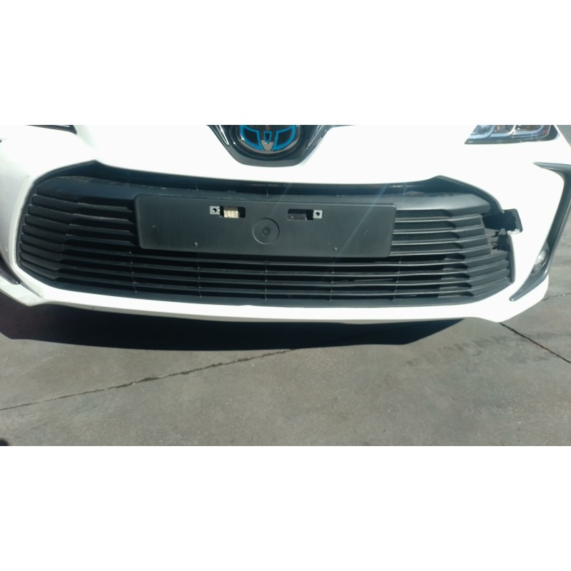 Recambio de rejilla delantera para toyota corolla sedán (_e21_) 1.8 vvti hybrid (zwe211, mzea12) referencia OEM IAM   