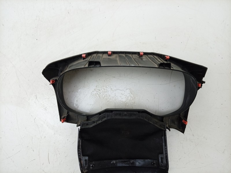 Recambio de moldura para toyota rav4 hybrid 4x2 advance referencia OEM IAM   