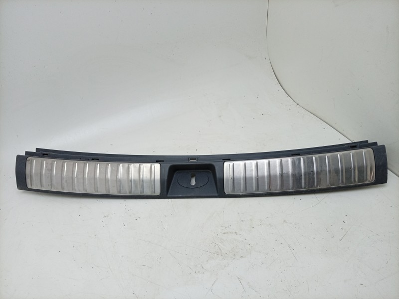 Recambio de moldura para kia ev9 100 gt-line awd referencia OEM IAM  85771-DO100 