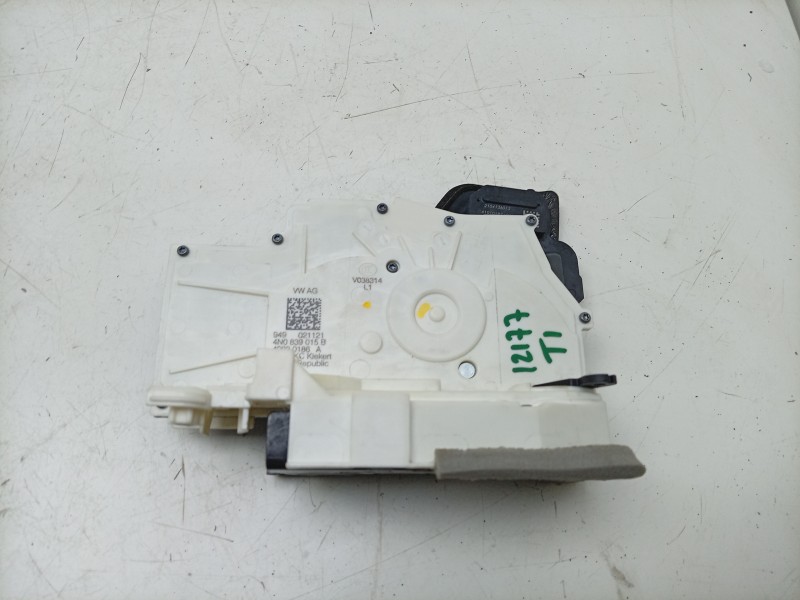 Recambio de cerradura puerta trasera izquierda para porsche taycan (y1a) 4s referencia OEM IAM  4N0839015B 