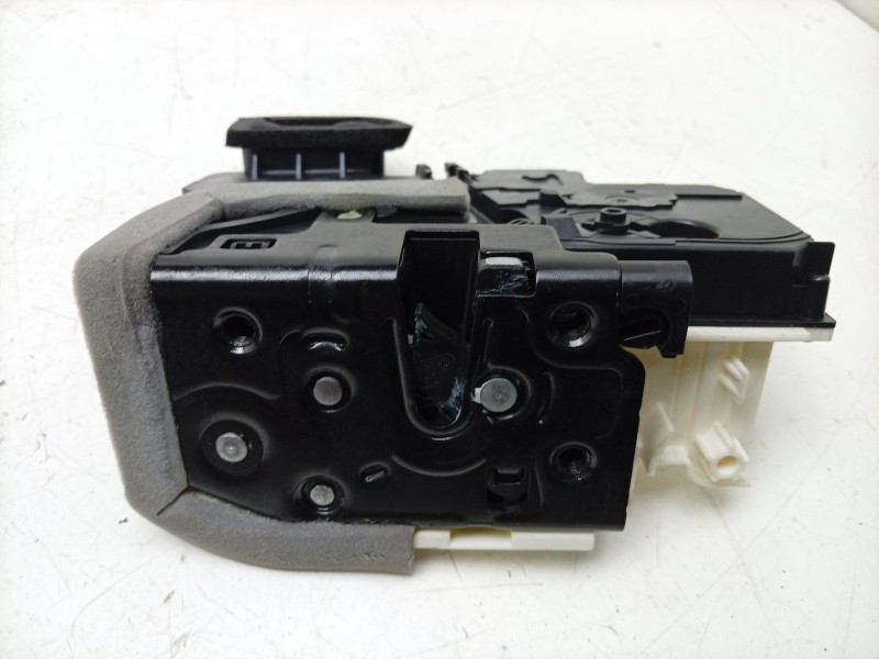Recambio de cerradura puerta trasera izquierda para porsche taycan (y1a) 4s referencia OEM IAM  4N0839015B 