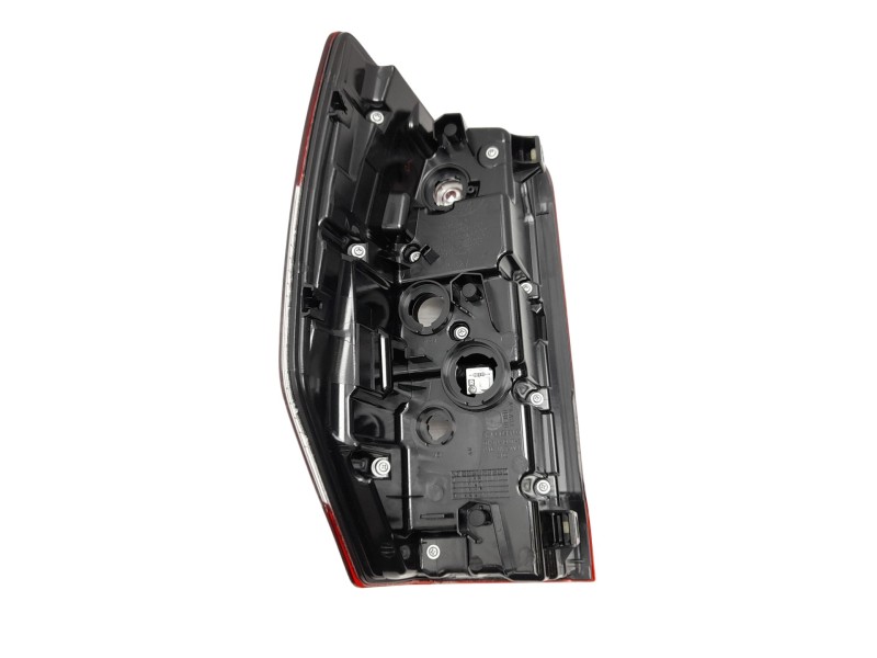 Recambio de piloto trasero derecho para mitsubishi l 200 (kl0/kj0) referencia OEM IAM  8330B210 108704652/16205422/3261008