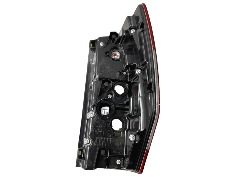 Recambio de piloto trasero izquierdo para mitsubishi l 200 (kl0/kj0) referencia OEM IAM  8330B211 108704653/16205421/3261007