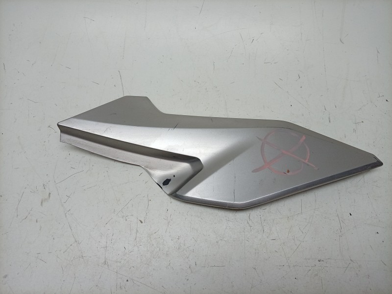 Recambio de moldura para honda cb 500f cb 500 f referencia OEM IAM  83611MKPJ000 