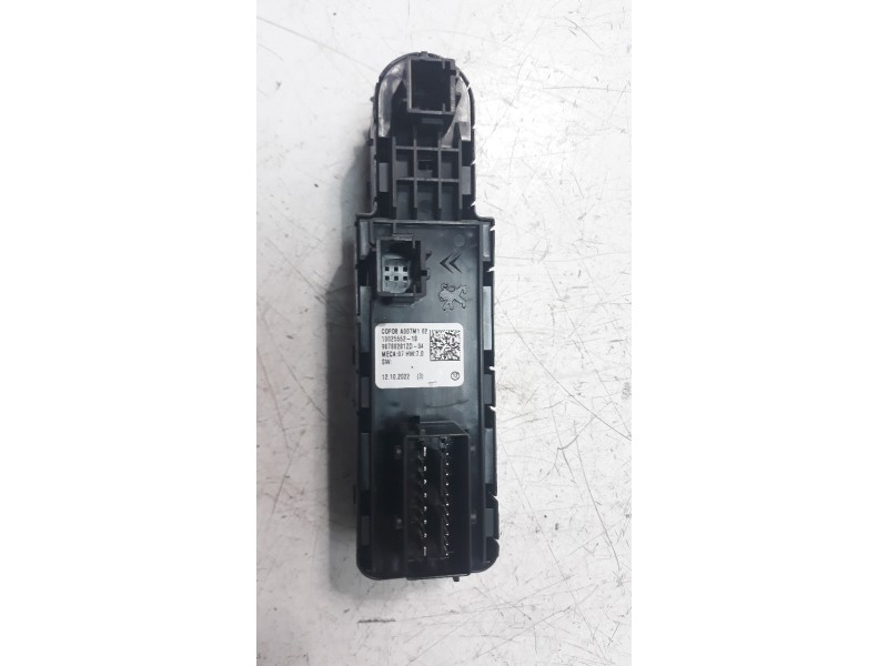 Recambio de mando elevalunas delantero izquierdo para opel corsa f 1.2 referencia OEM IAM 96788281ZD IAF670007 