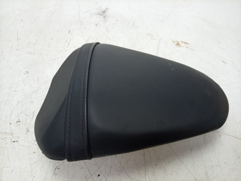 Recambio de asiento para suzuki gsx-s gsx-s 950 (wek2) referencia OEM IAM  4510048K00DW2 