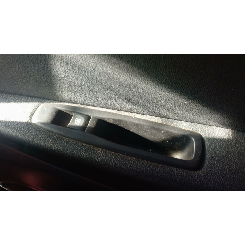 Recambio de mando elevalunas trasero derecho para renault captur i (j5_, h5_) 0.9 tce 90 referencia OEM IAM   