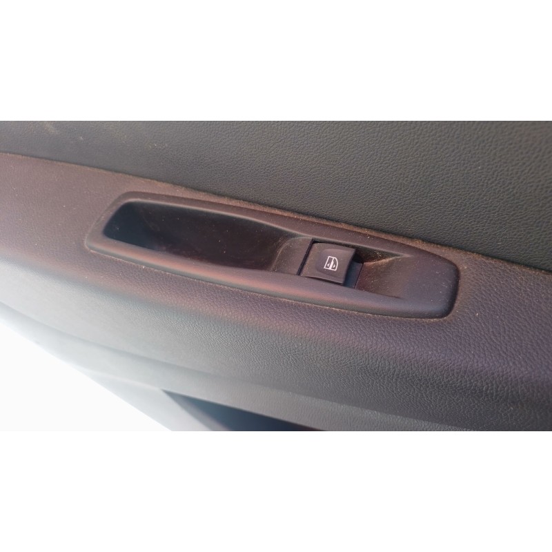 Recambio de mando elevalunas trasero izquierdo para renault captur i (j5_, h5_) 0.9 tce 90 referencia OEM IAM   