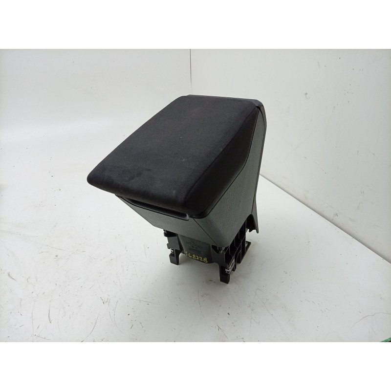 Recambio de apoyabrazos central para volkswagen polo vi (aw1, bz1, ae1) 1.0 tsi referencia OEM IAM  6F0864207AD 