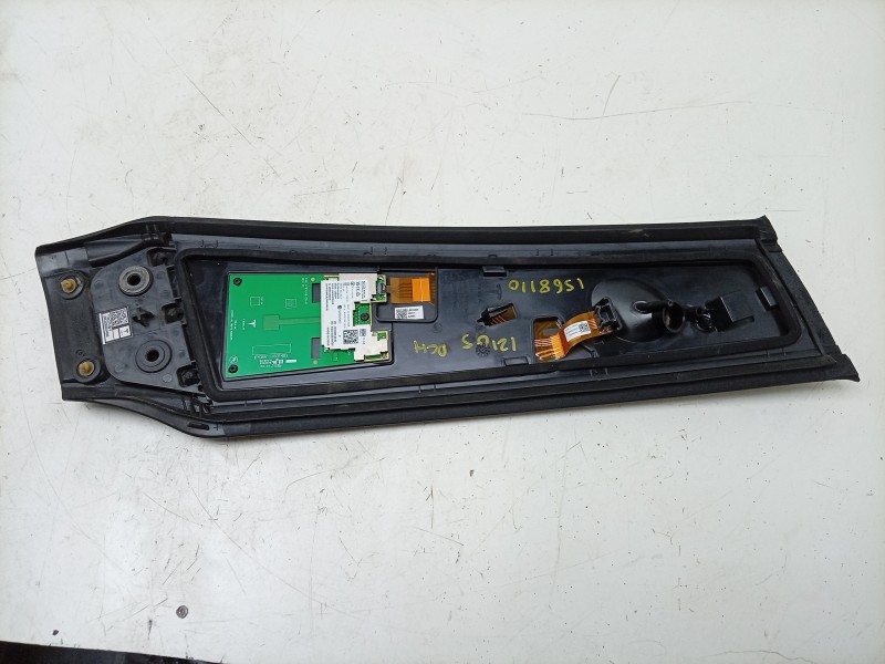 Recambio de moldura para tesla model 3 ev referencia OEM IAM  173428200 