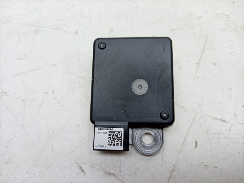 Recambio de sensor para tesla model 3 ev referencia OEM IAM  160791701J 