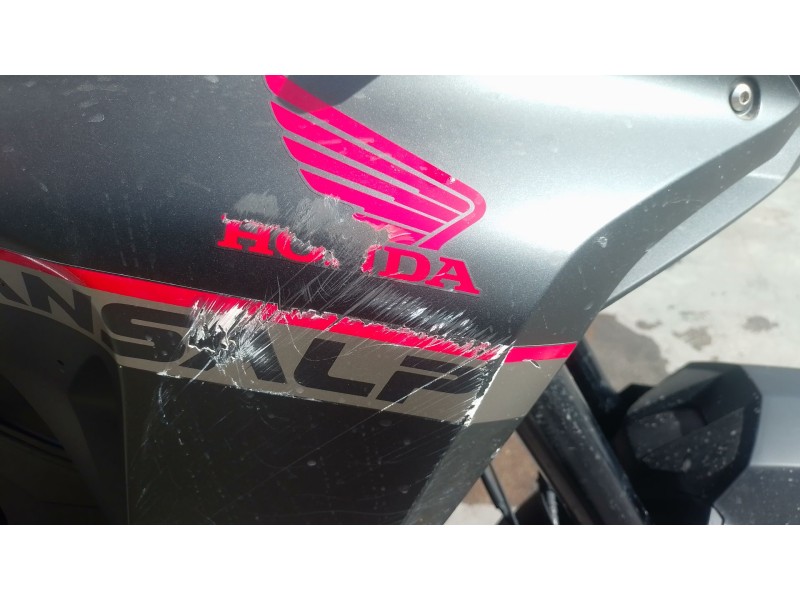 Recambio de carenado delantero derecho para honda xl xl 750 transalp (rd16) referencia OEM IAM   