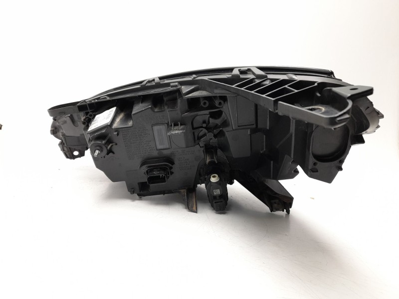 Recambio de faro derecho para renault clio v (b7_) 1.0 lpg (b7mt) referencia OEM IAM  260108676R 