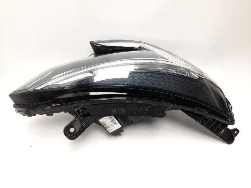 Recambio de faro derecho para renault clio v (b7_) 1.0 lpg (b7mt) referencia OEM IAM  260108676R 