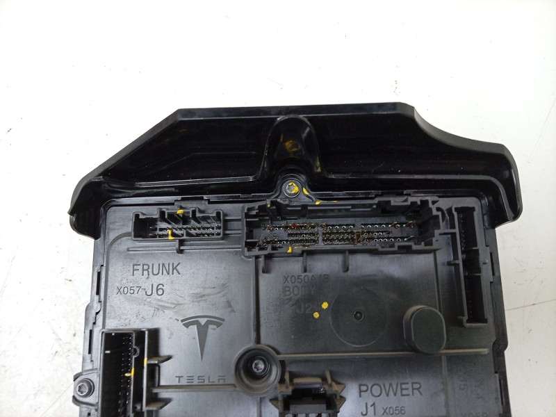 Recambio de modulo electronico para tesla model 3 ev referencia OEM IAM  183462910D 