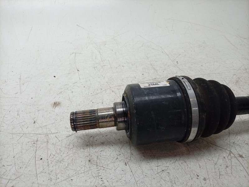 Recambio de transmision delantera izquierda para kg mobility tivoli referencia OEM IAM  41300355 