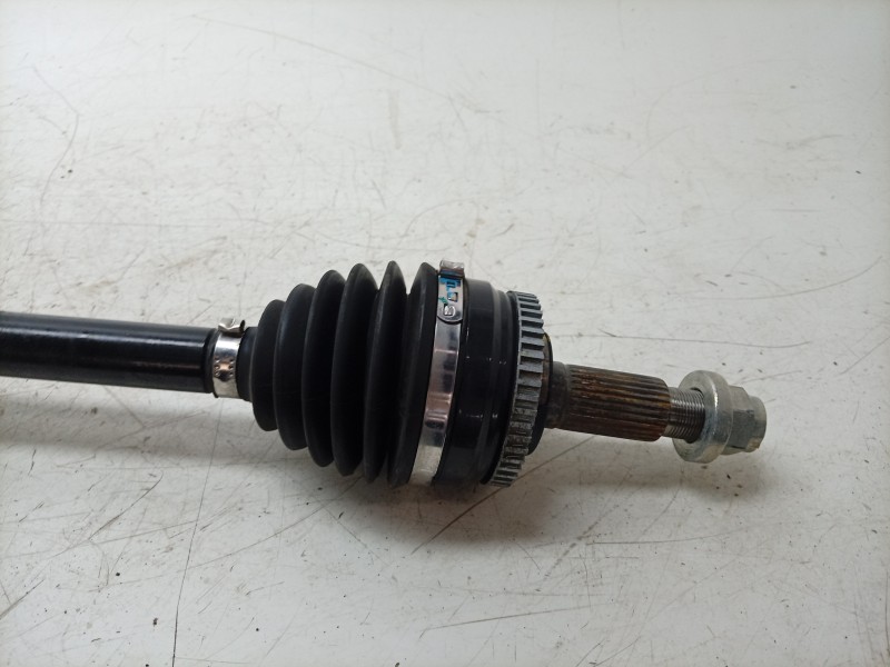 Recambio de transmision delantera izquierda para kg mobility tivoli referencia OEM IAM  41300355 