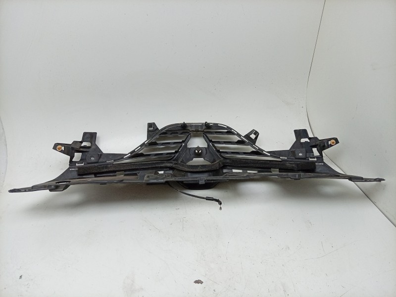 Recambio de rejilla delantera para renault clio v (b7_) 1.0 lpg (b7mt) referencia OEM IAM  622567196R 