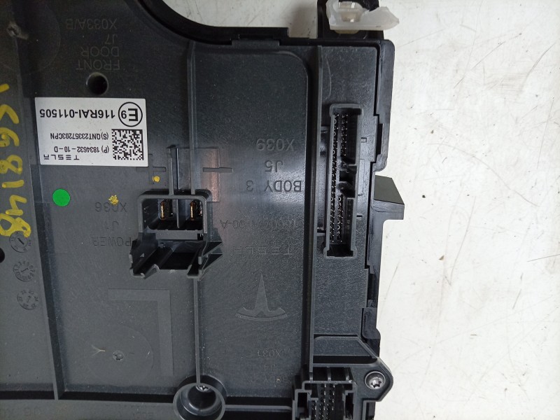 Recambio de modulo electronico para tesla model 3 ev referencia OEM IAM  183463210D 