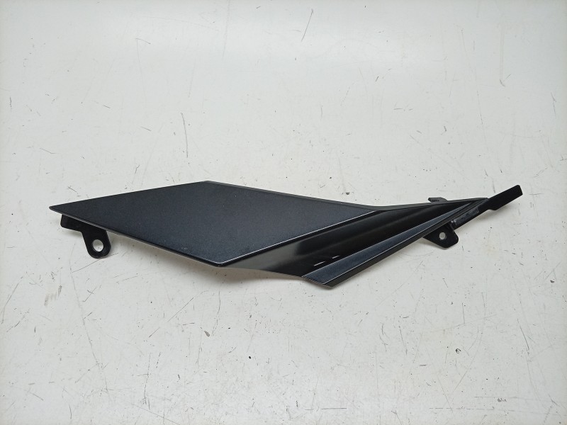 Recambio de moldura para suzuki gsx-s gsx-s 950 (wek2) referencia OEM IAM  4713148K0 