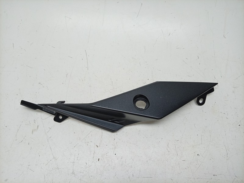 Recambio de moldura para suzuki gsx-s gsx-s 950 (wek2) referencia OEM IAM  4723148K0 