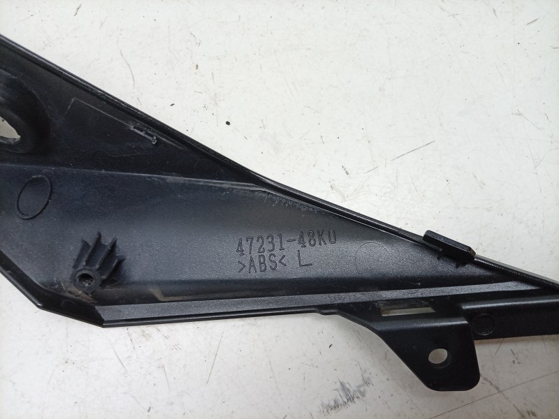 Recambio de moldura para suzuki gsx-s gsx-s 950 (wek2) referencia OEM IAM  4723148K0 