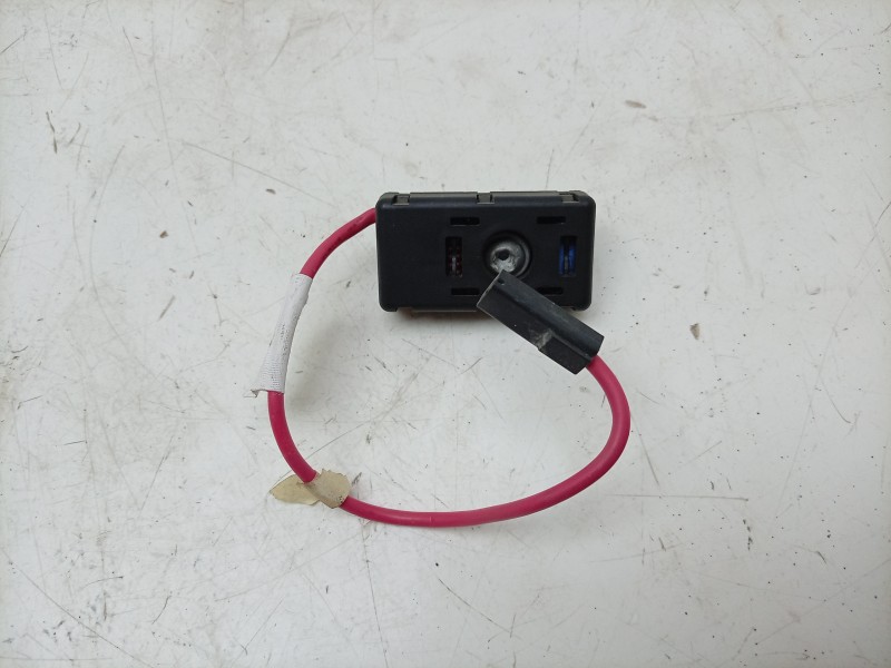 Recambio de amplificador de antena para tesla model 3 ev referencia OEM IAM  168020900A 