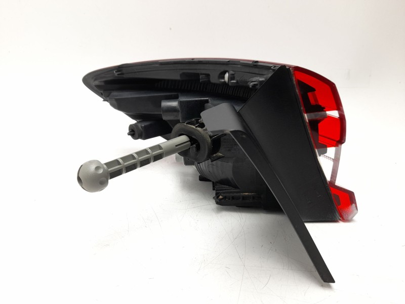 Recambio de piloto trasero derecho para renault clio v (b7_) 1.0 lpg (b7mt) referencia OEM IAM  265509761R 103F18140770/16018522