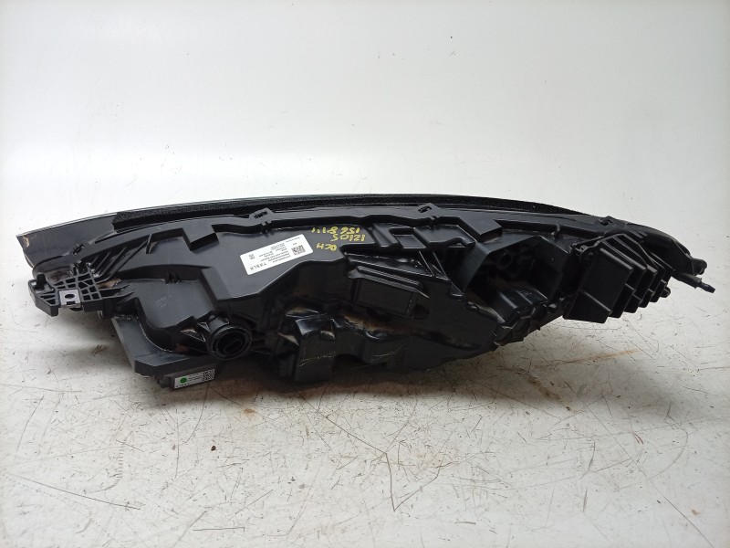 Recambio de faro derecho para tesla model 3 ev referencia OEM IAM  176088900 