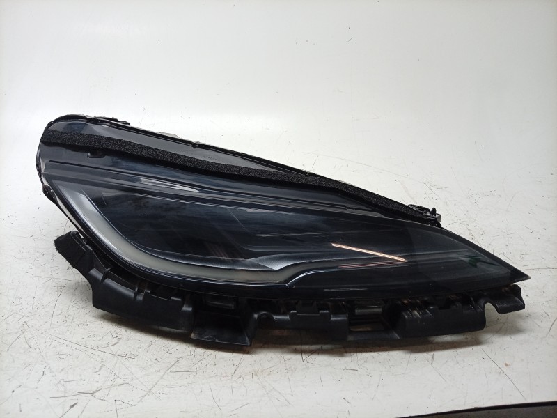 Recambio de faro derecho para tesla model 3 ev referencia OEM IAM  176088900 