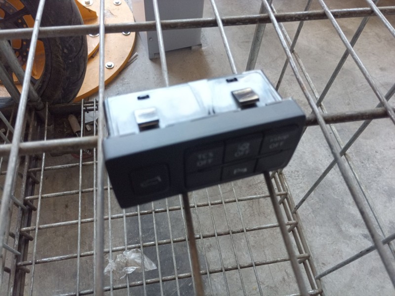 Recambio de interruptor para mazda cx-5 evolution 2wd referencia OEM IAM  KB8N66170A 