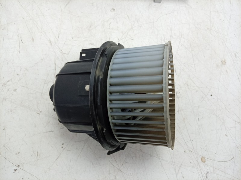 Recambio de motor calefaccion para citroën c3 aircross ii van (2c_, 2r_) puretech 82 referencia OEM IAM  HB613001 