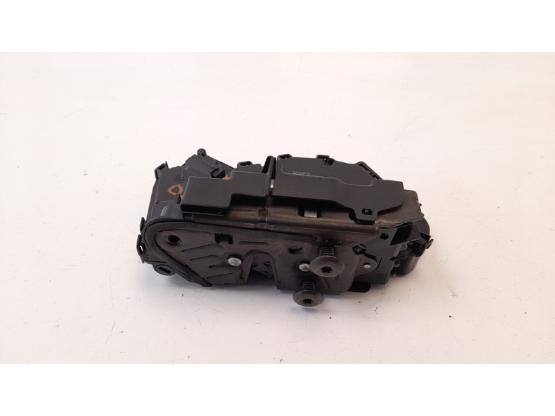 Recambio de cerradura puerta trasera derecha para skoda fabia 1.2 tsi referencia OEM IAM 5TA839016E  