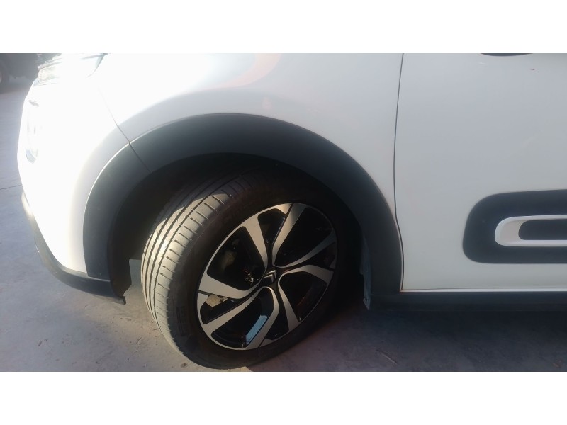 Recambio de aletin delantero izquierdo para citroën c3 iii (sx) 1.5 bluehdi 100 (sxyhyp, sxyhtu) referencia OEM IAM   