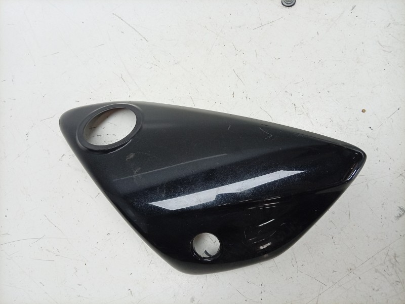 Recambio de moldura para triumph rocket 3 r referencia OEM IAM  T2307964PR 